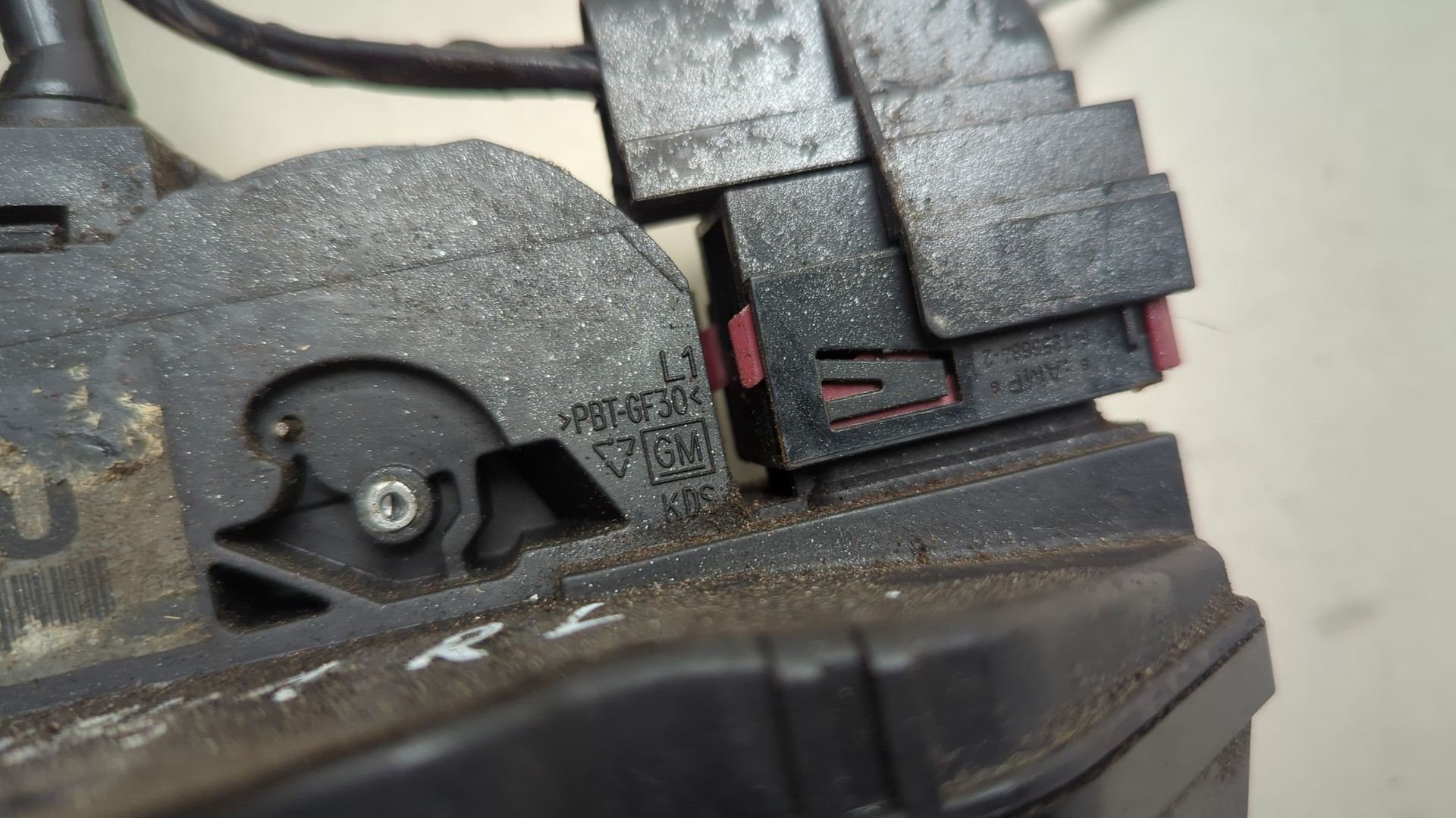 Замок двери задней левой