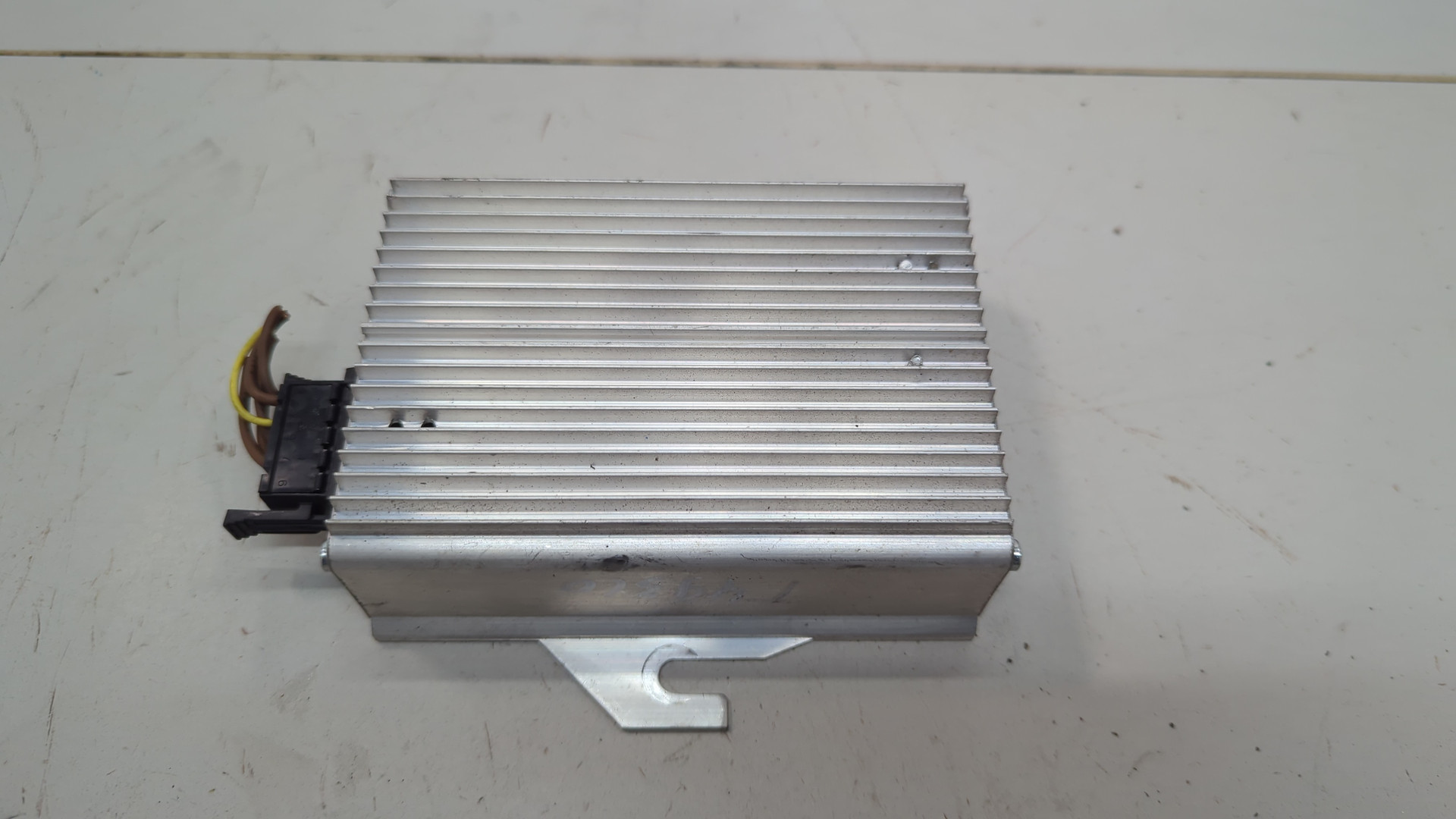 Преобразователь напряжения (адаптер)