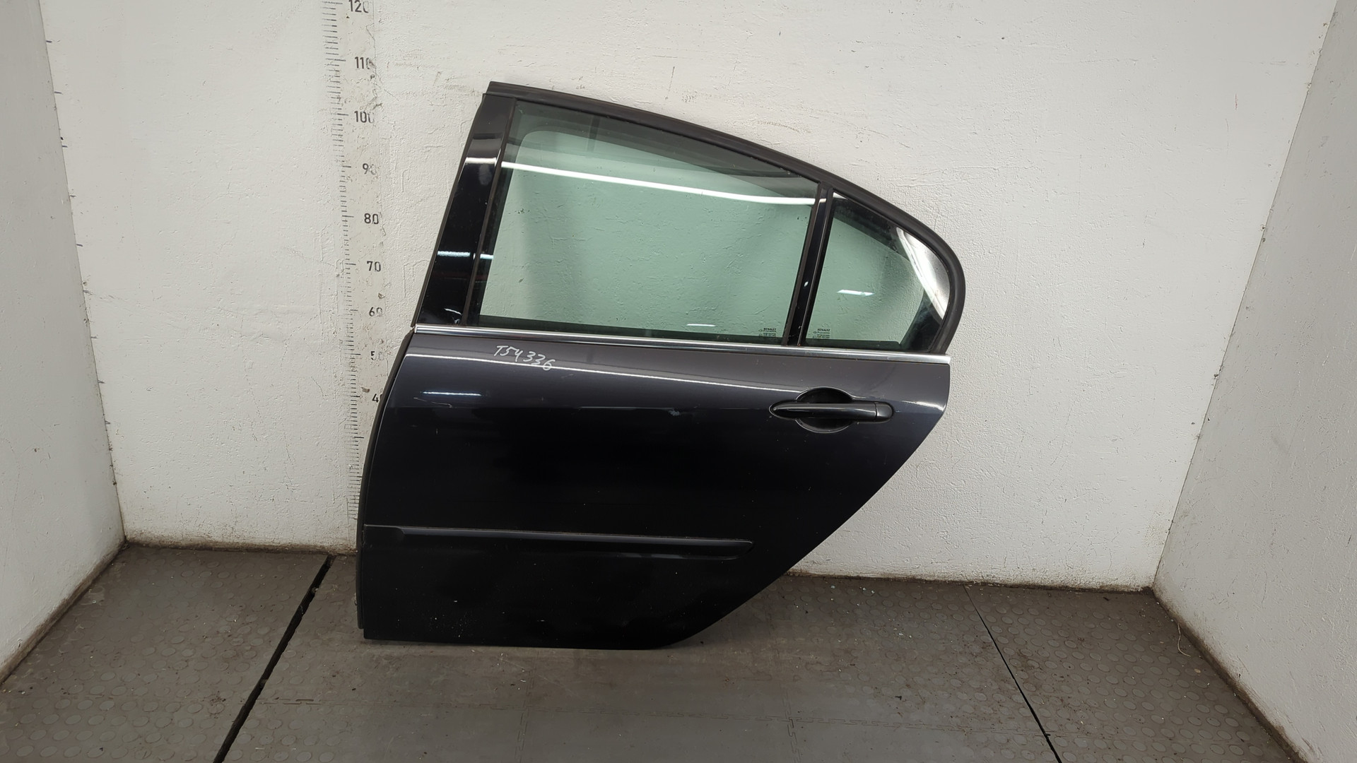 Дверь задняя левая