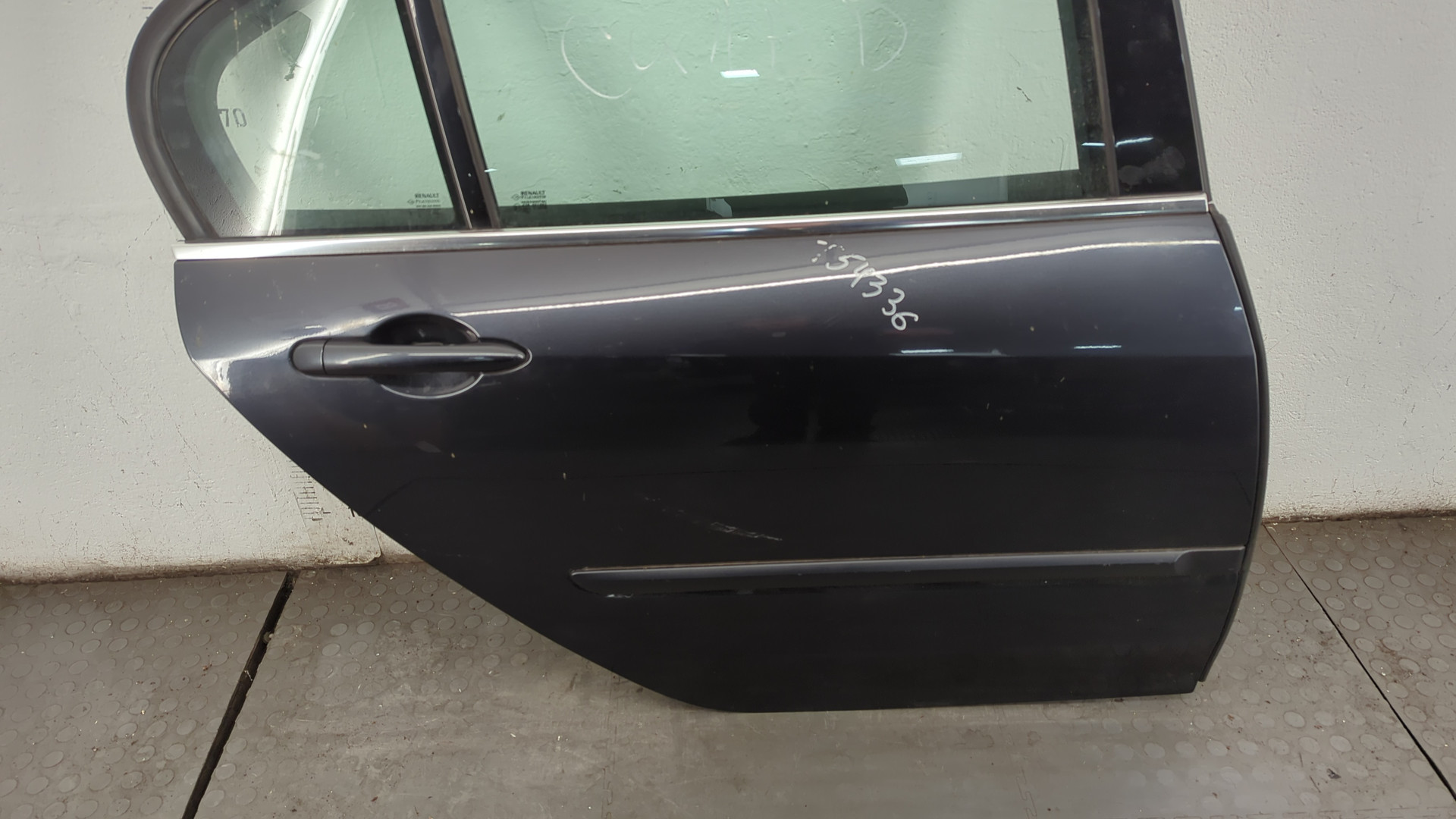 Дверь задняя правая