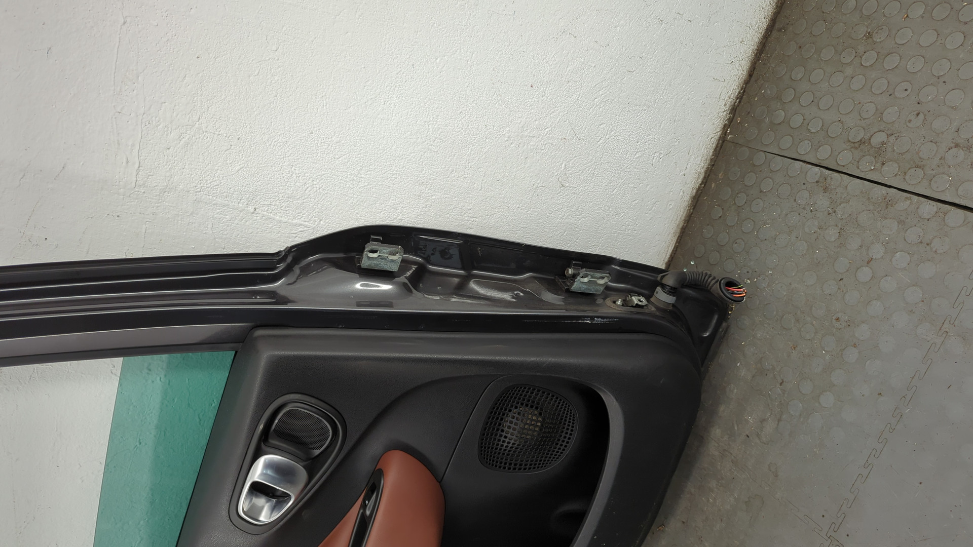 Дверь задняя левая