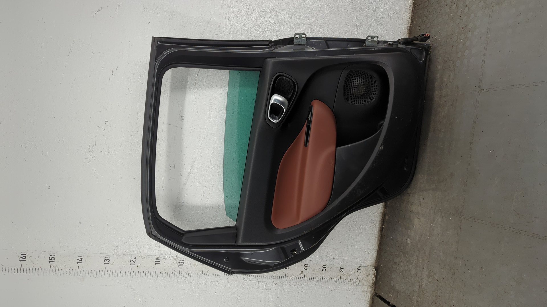 Дверь задняя левая