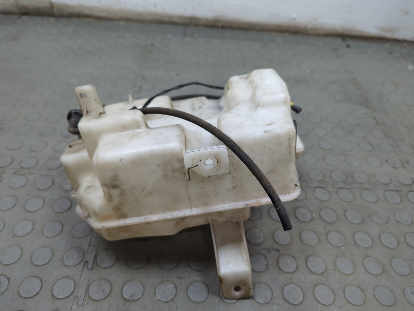 Бачок омывателя лобового стекла