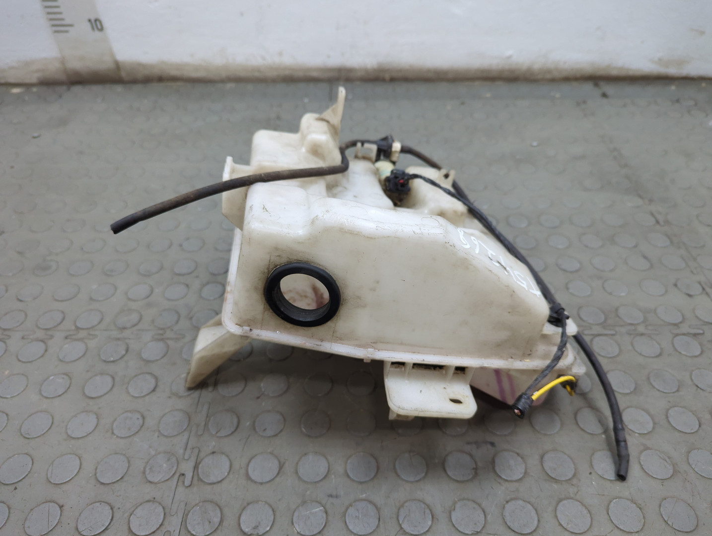 Бачок омывателя лобового стекла