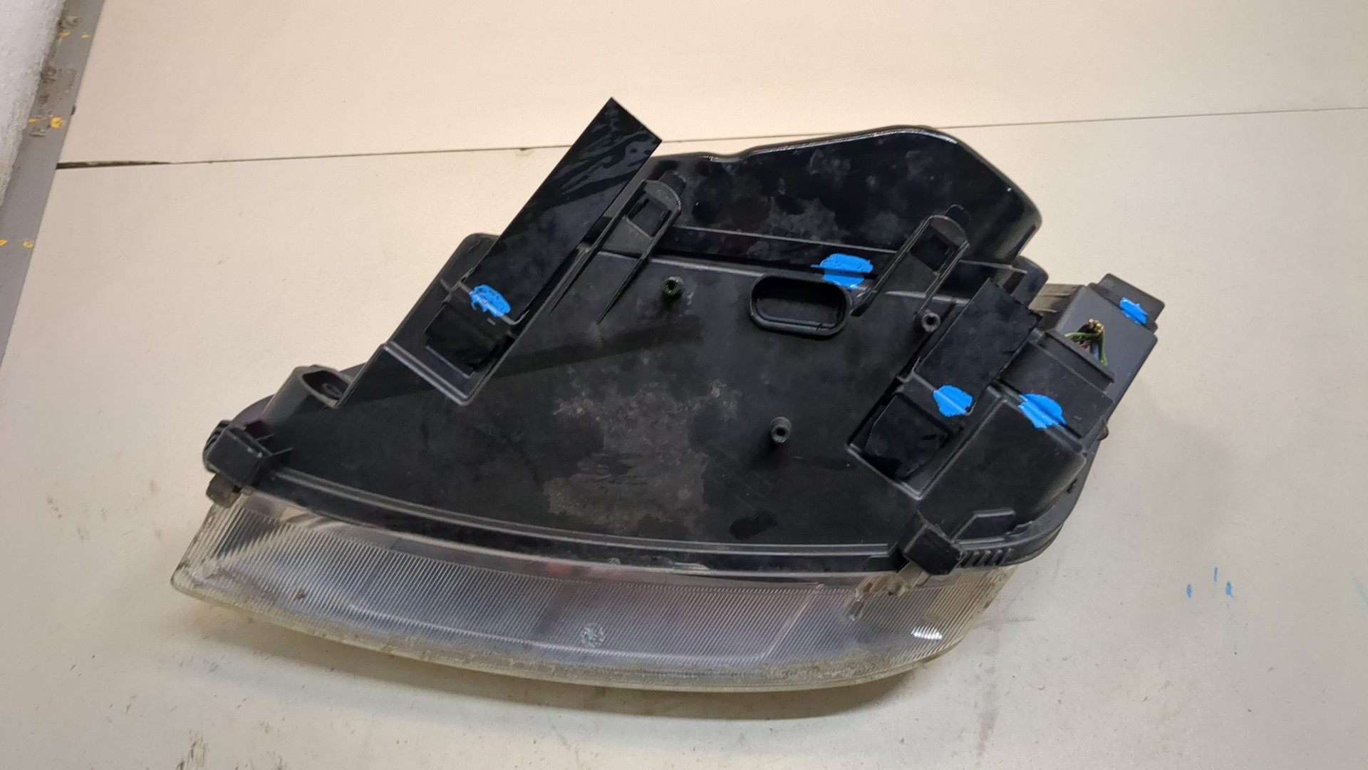 Фара правая