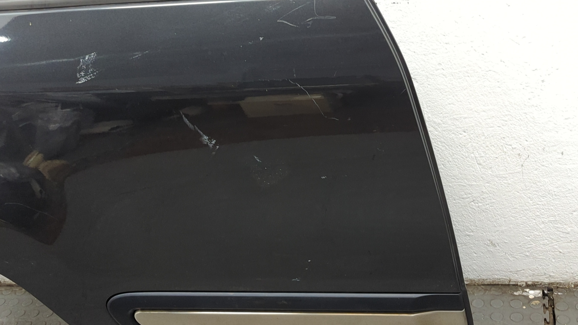 Дверь задняя правая