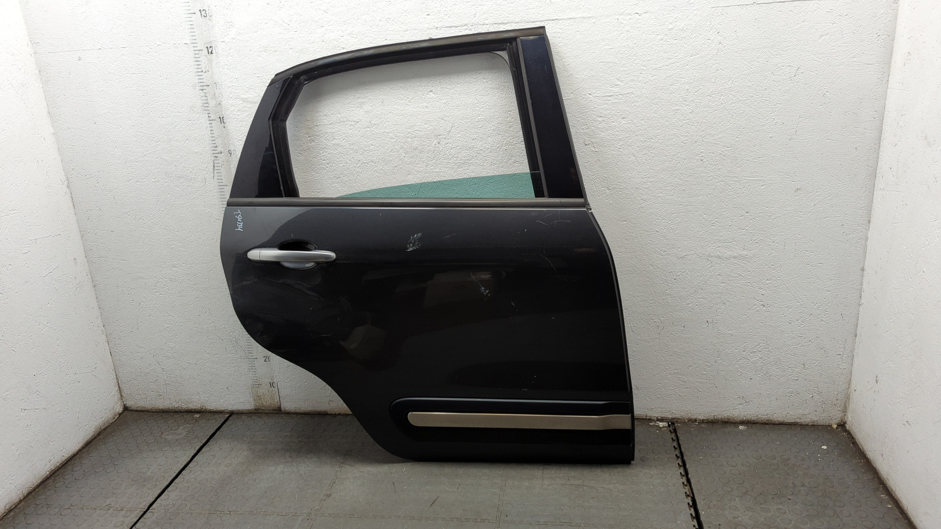 Дверь задняя правая