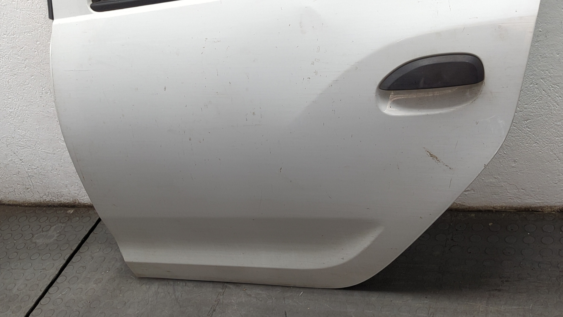 Дверь задняя левая