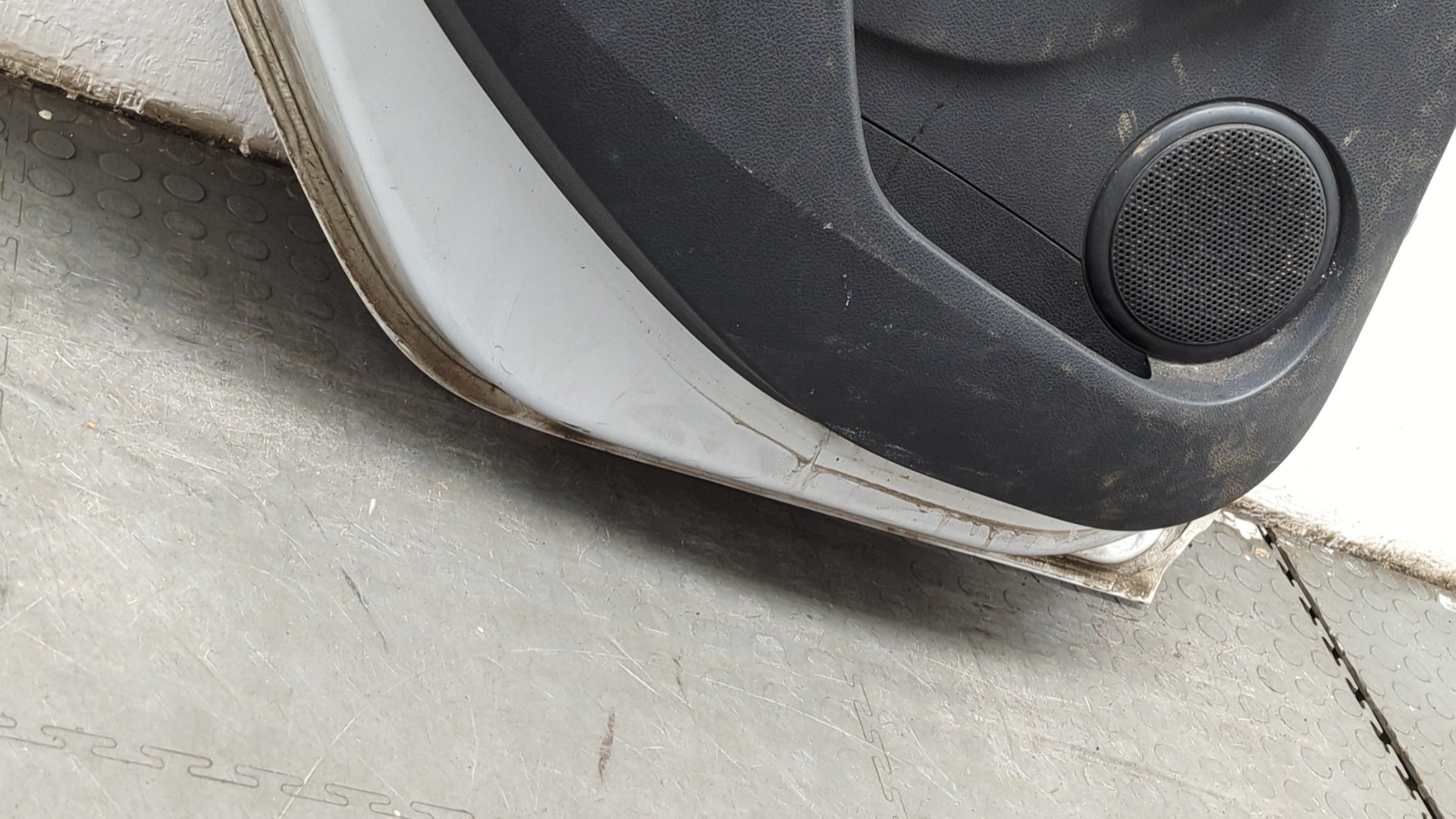 Дверь задняя левая