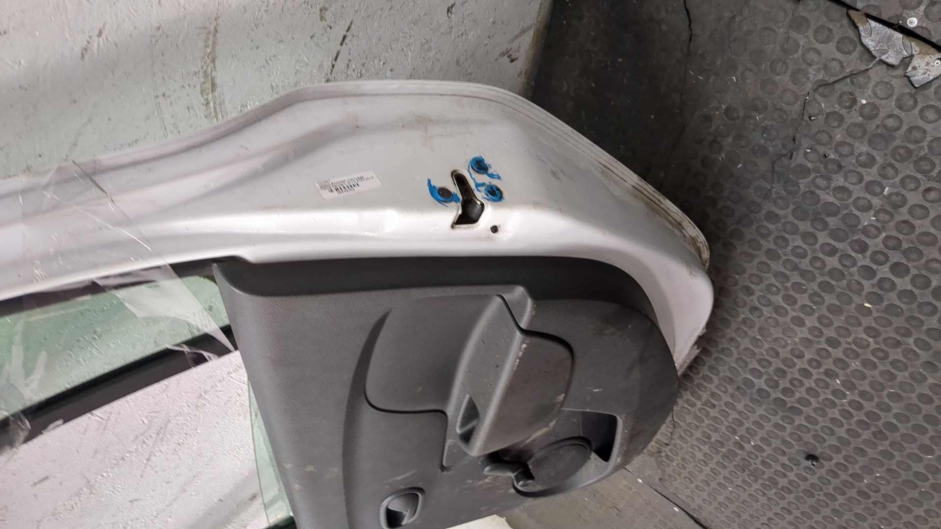 Дверь задняя правая