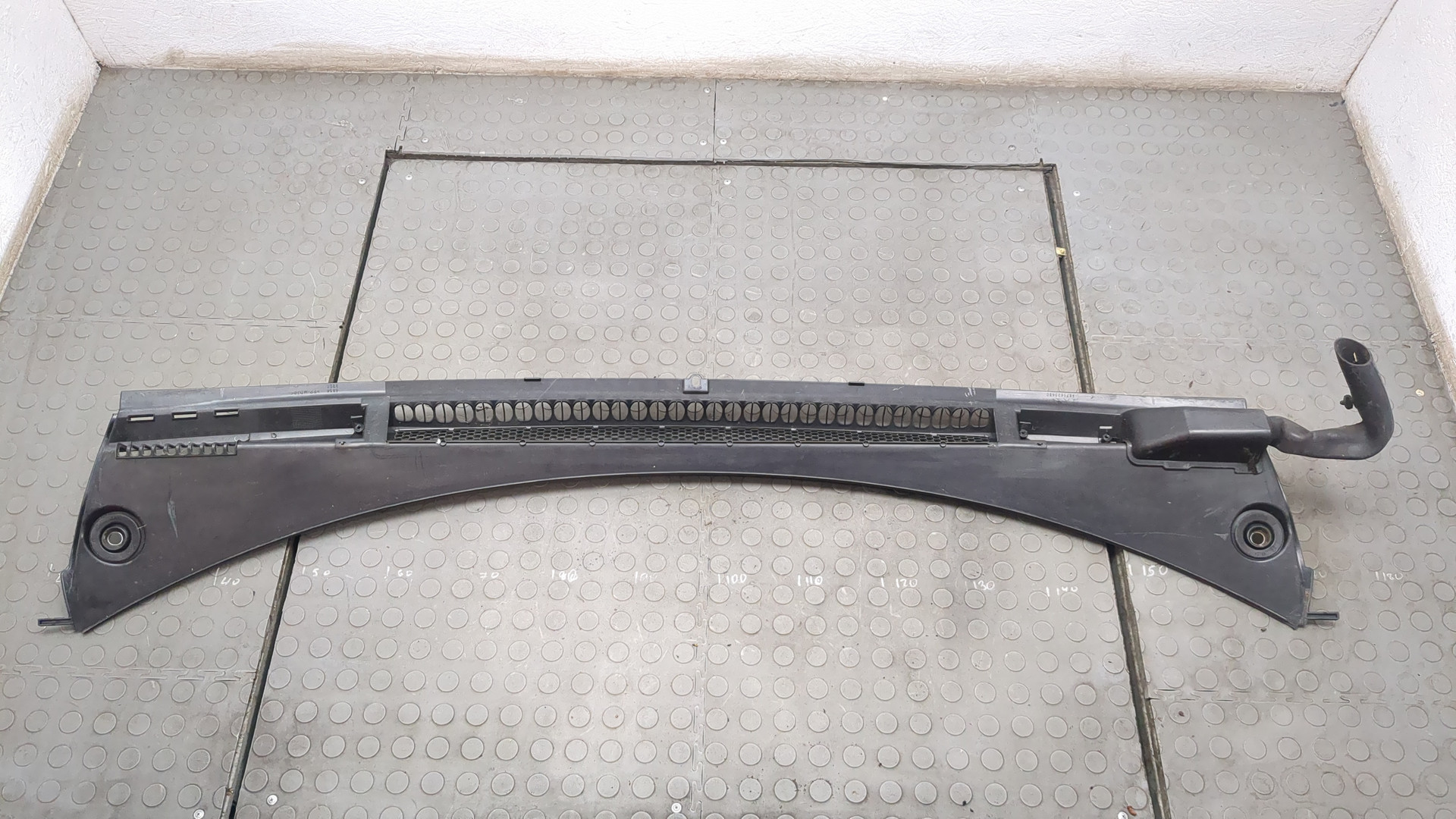 Решетка стеклоочистителей (Жабо)