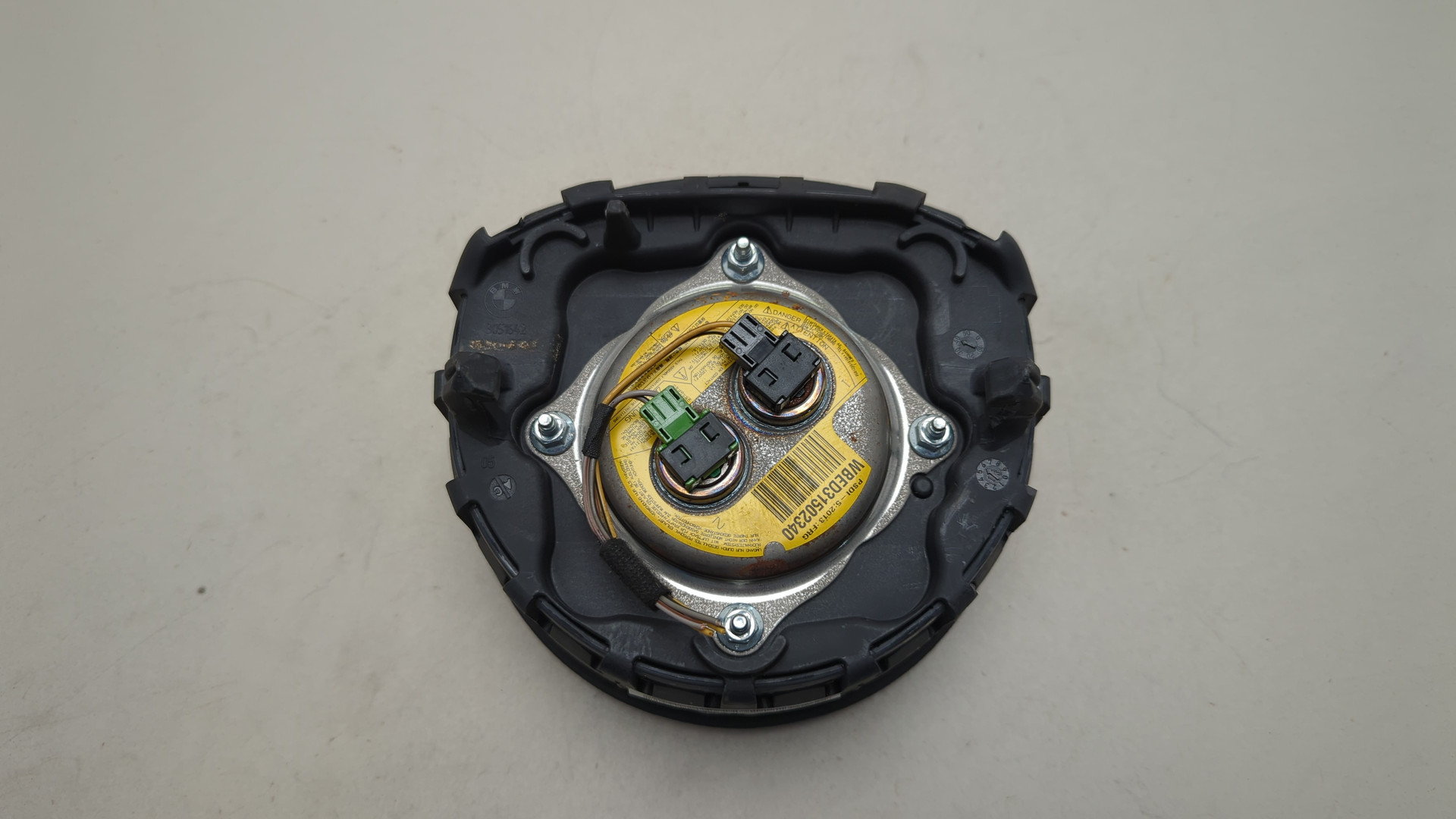 Подушка безопасности в рулевое колесо