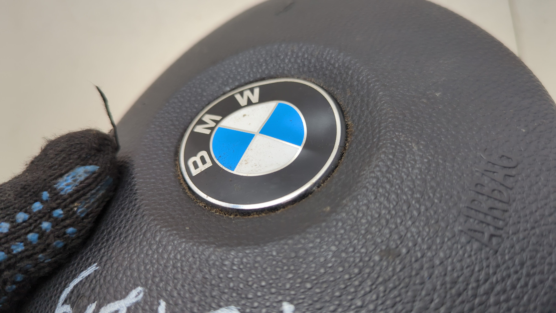 Подушка безопасности в рулевое колесо