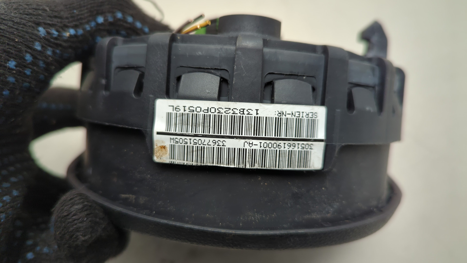 Подушка безопасности в рулевое колесо