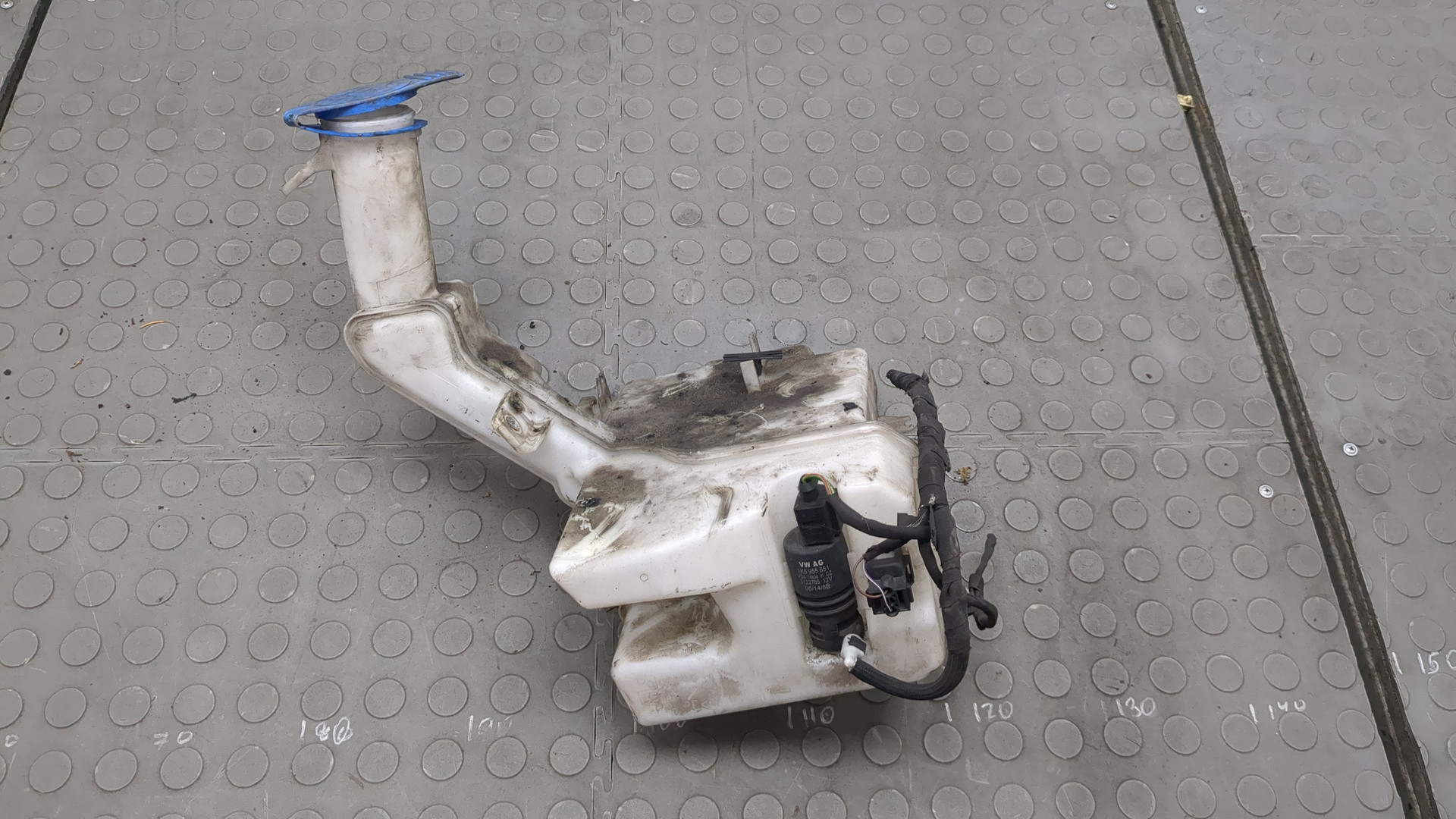 Бачок омывателя лобового стекла