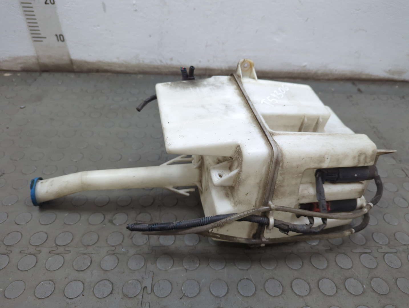 Бачок омывателя лобового стекла