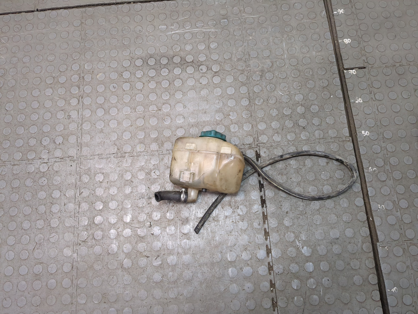 Бачок расширительный