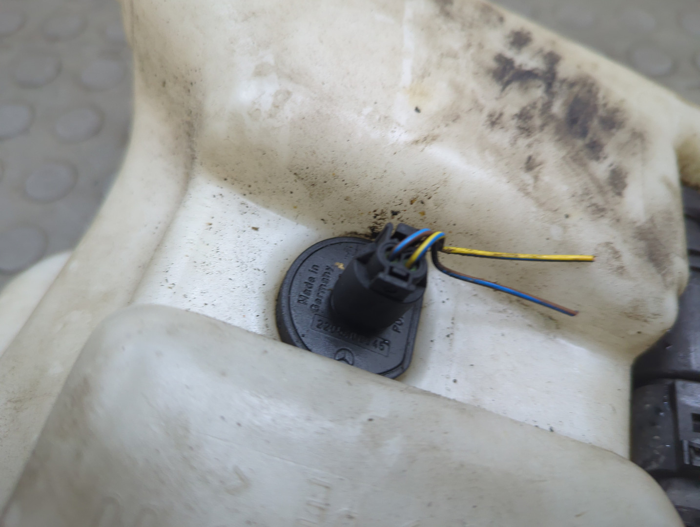 Бачок омывателя лобового стекла