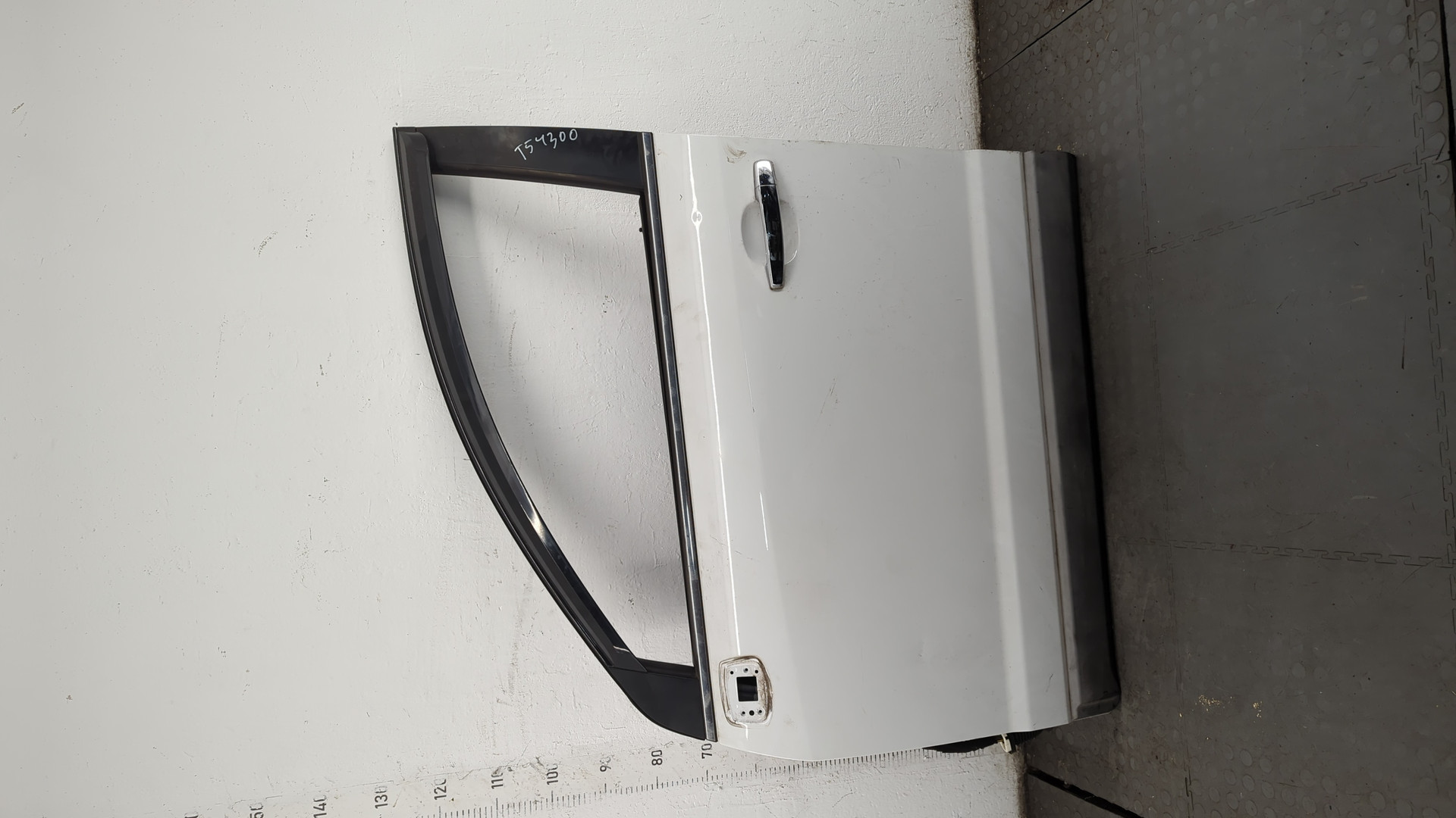 Дверь передняя левая