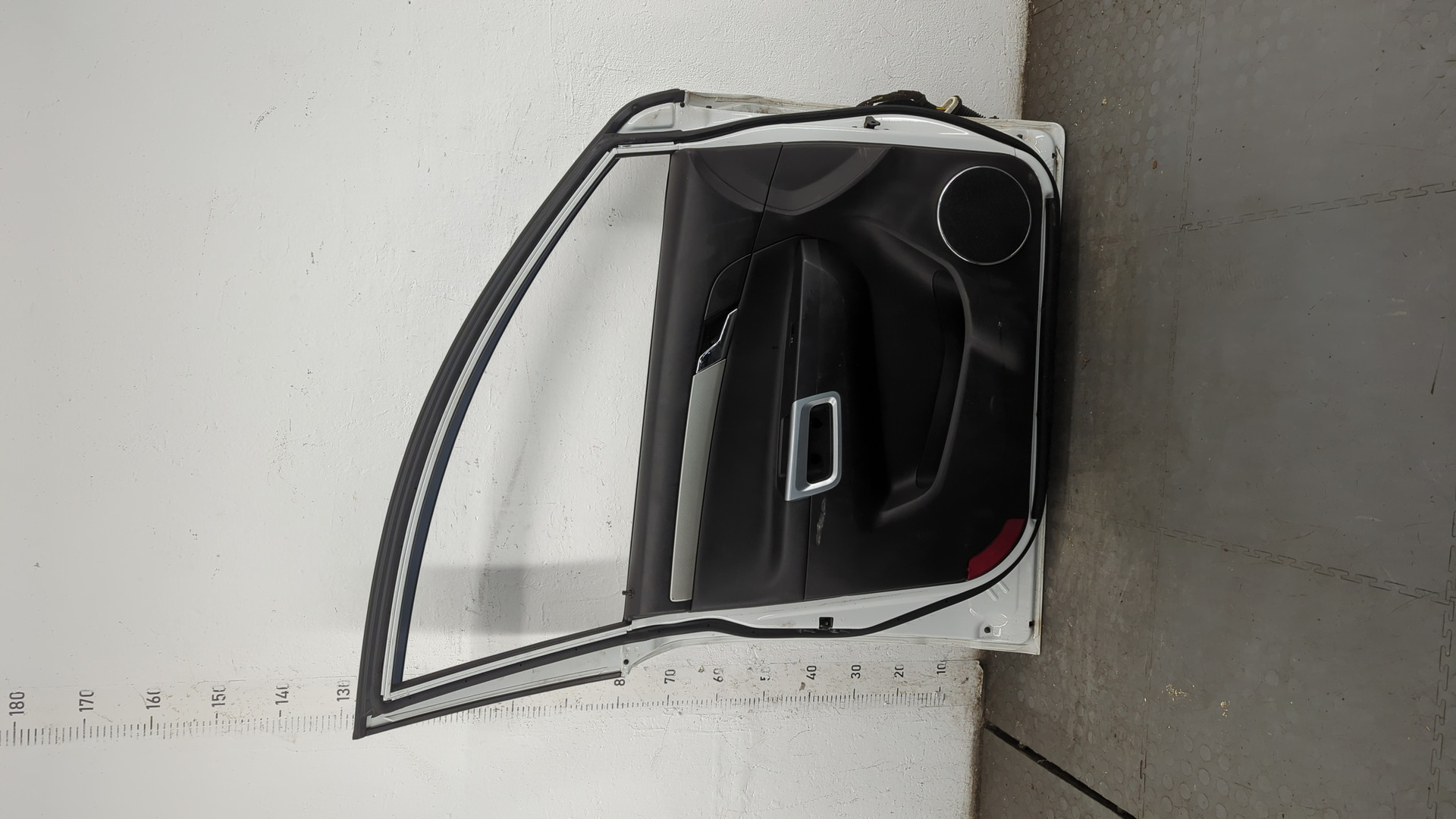 Дверь передняя левая