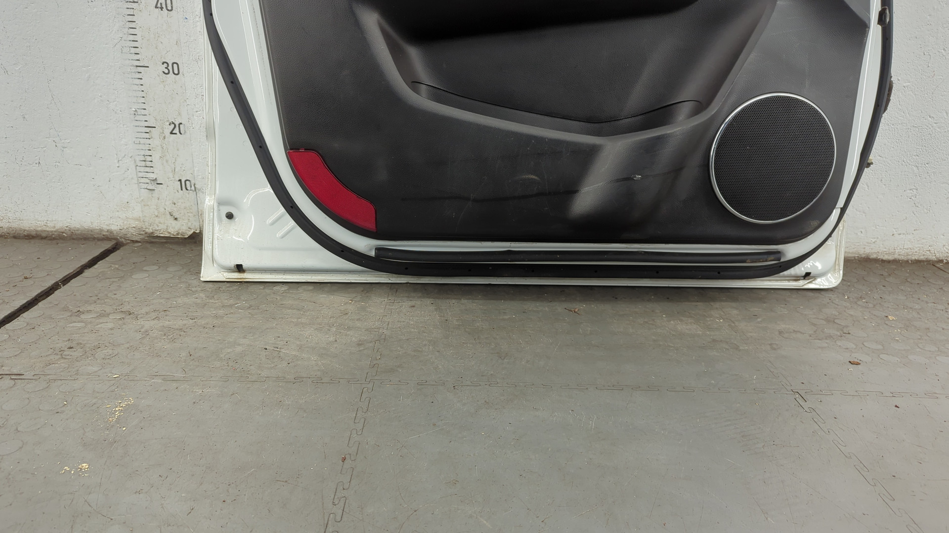 Дверь передняя левая