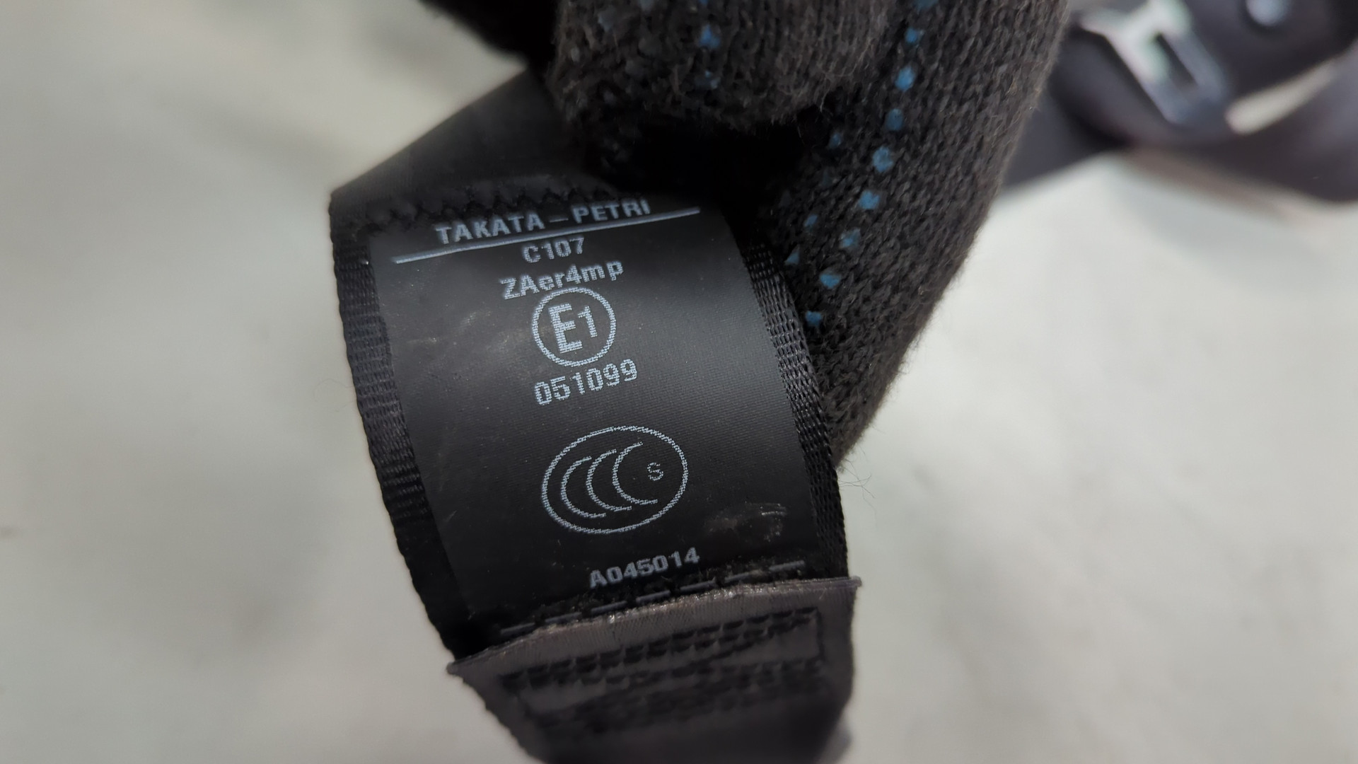 Ремень безопасности