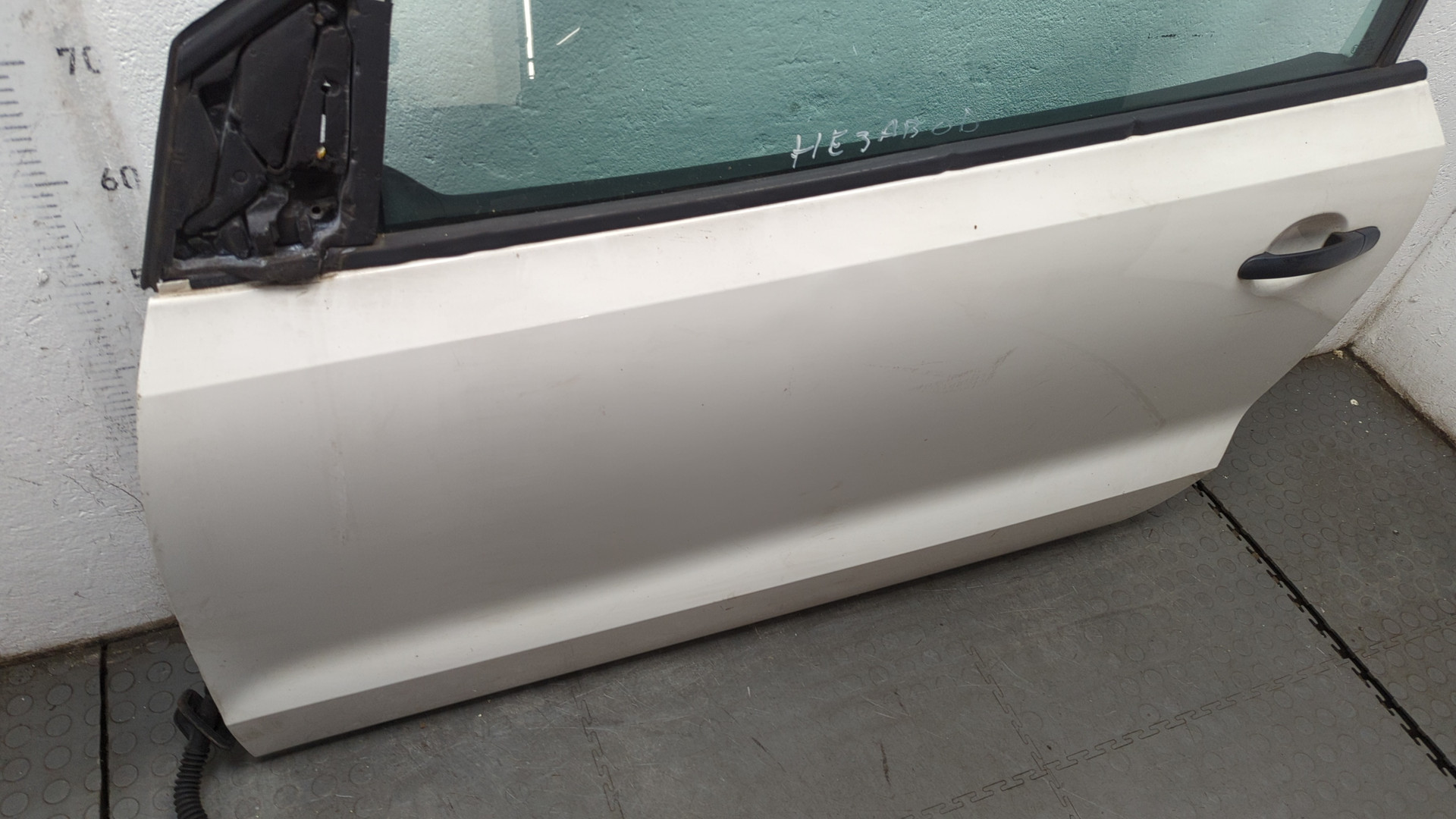 Дверь передняя левая