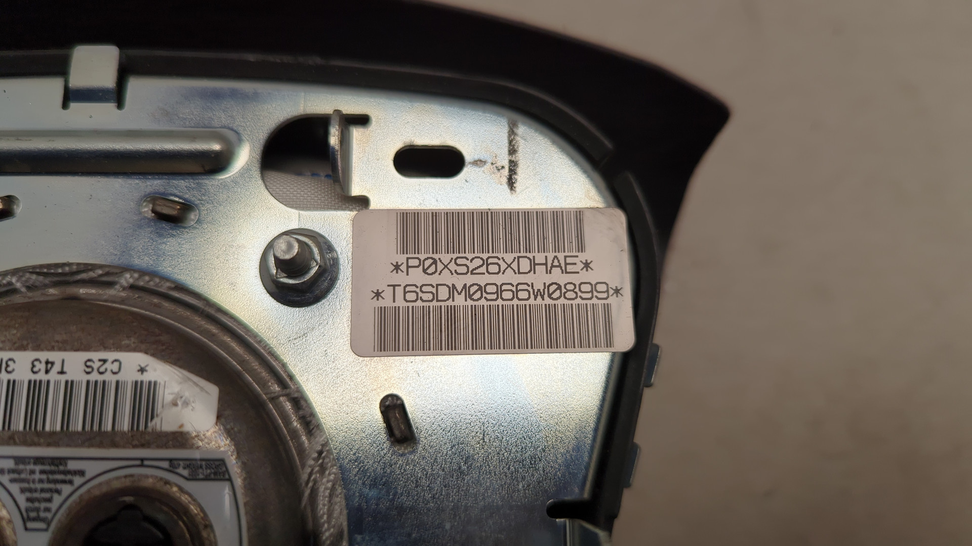 Подушка безопасности в рулевое колесо