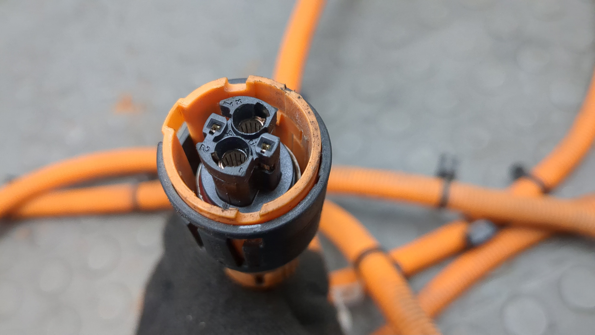 Провод высокого напряжения