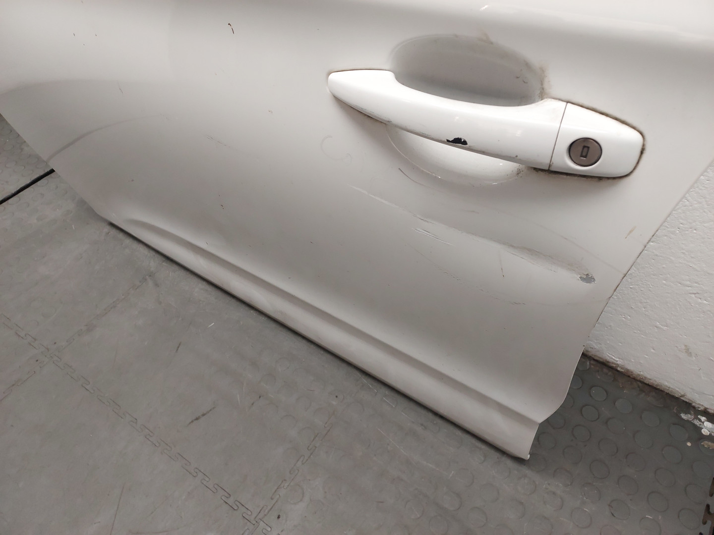 Дверь передняя левая