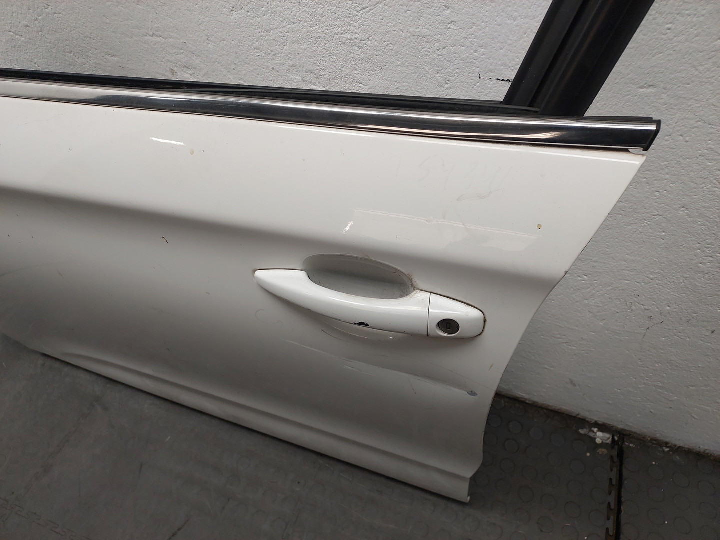 Дверь передняя левая