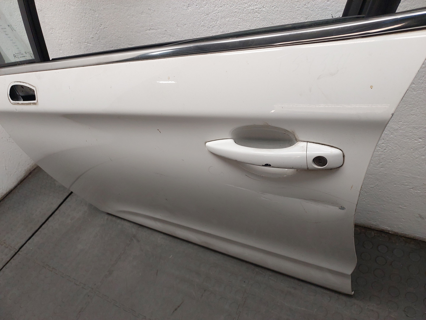 Дверь передняя левая