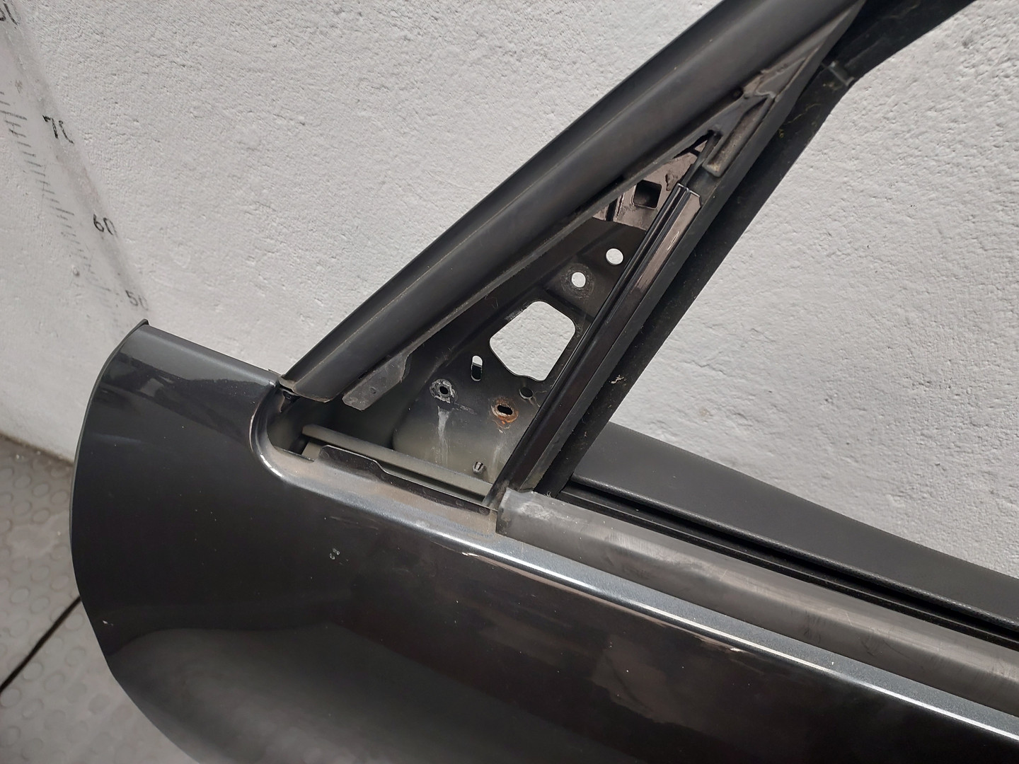 Дверь передняя левая