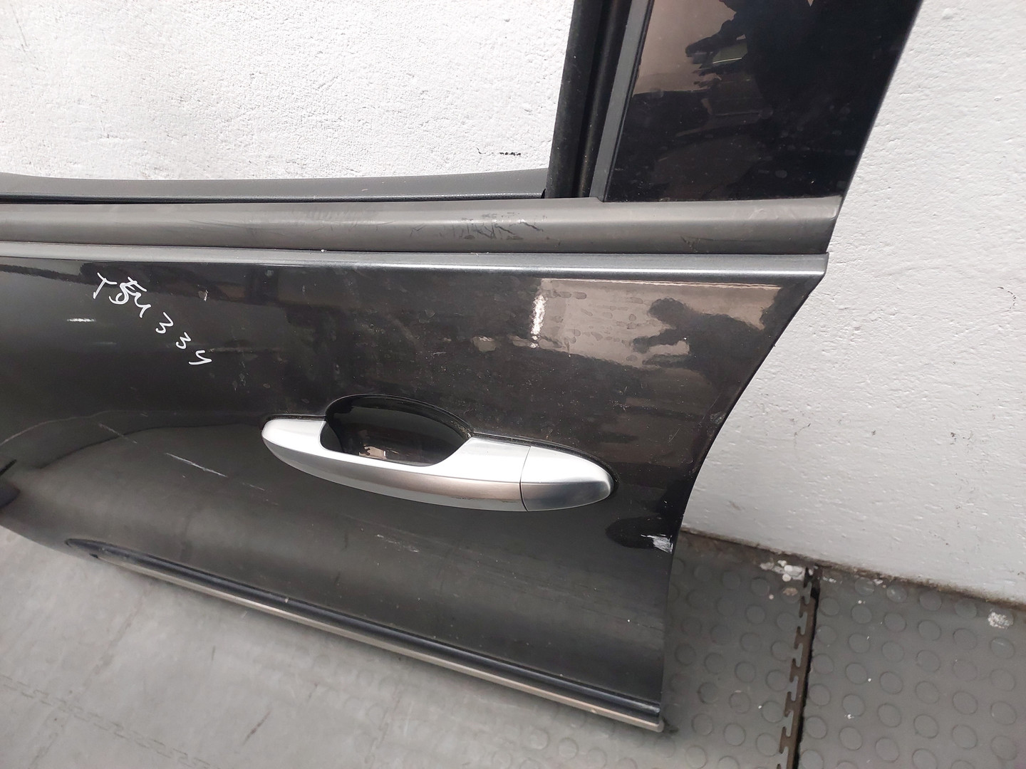 Дверь передняя левая