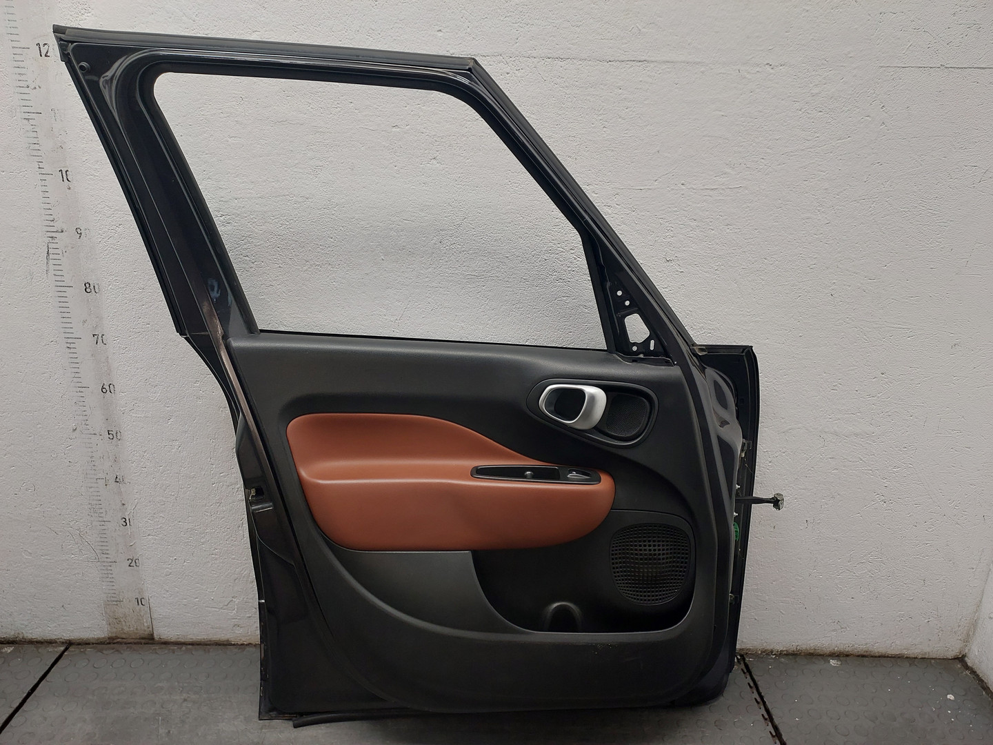 Дверь передняя левая