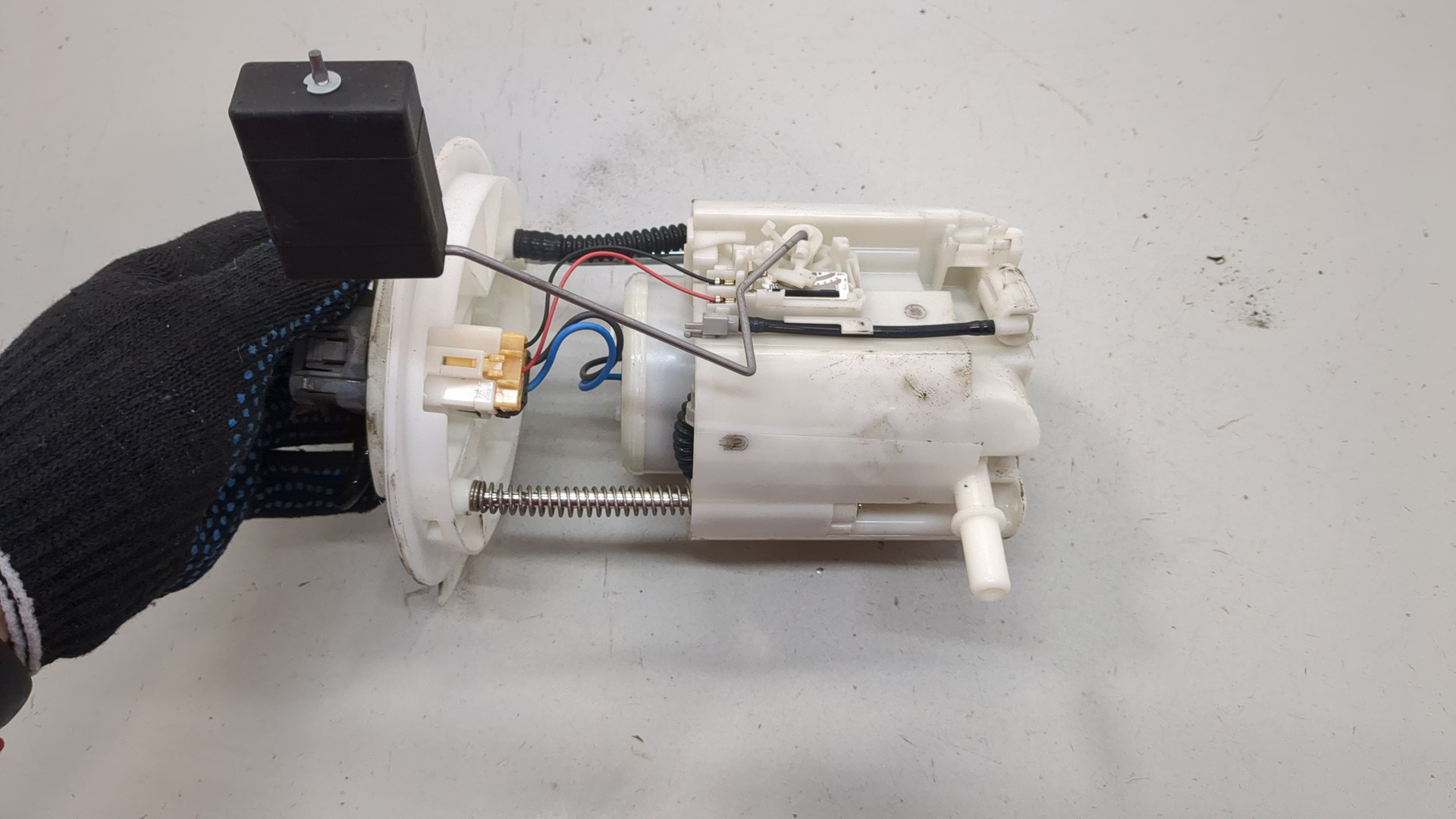 Насос топливный электрический