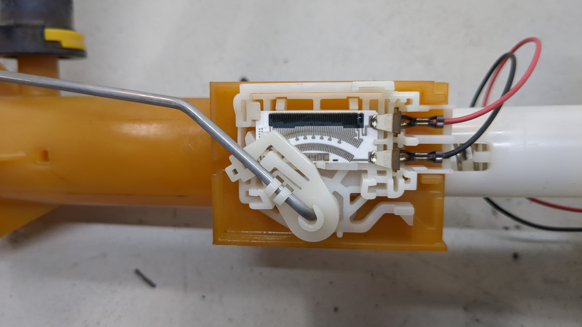 Датчик уровня топлива