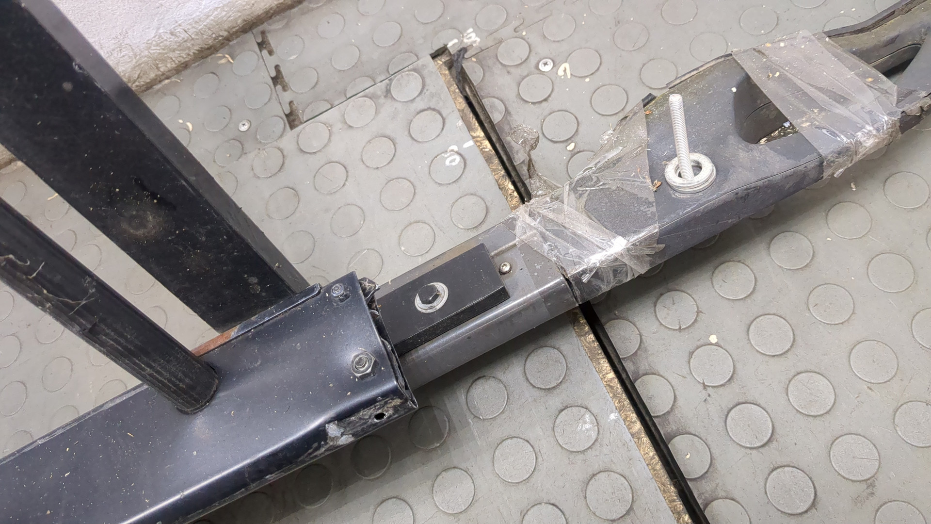 Рейлинги (релинг) к-кт (планки на крышу)