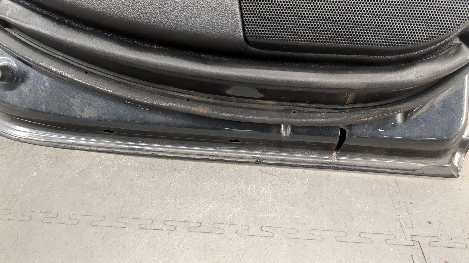 Дверь задняя левая