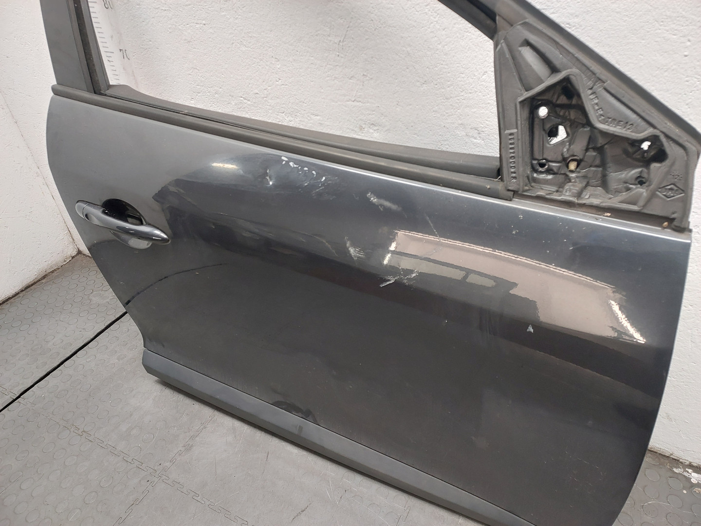 Дверь передняя правая