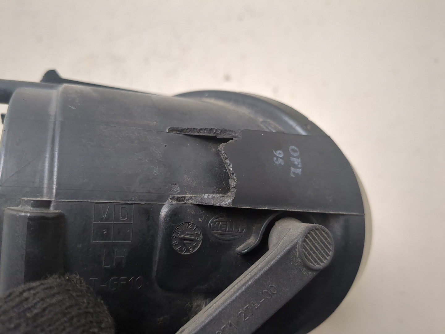 Фара противотуманная левая