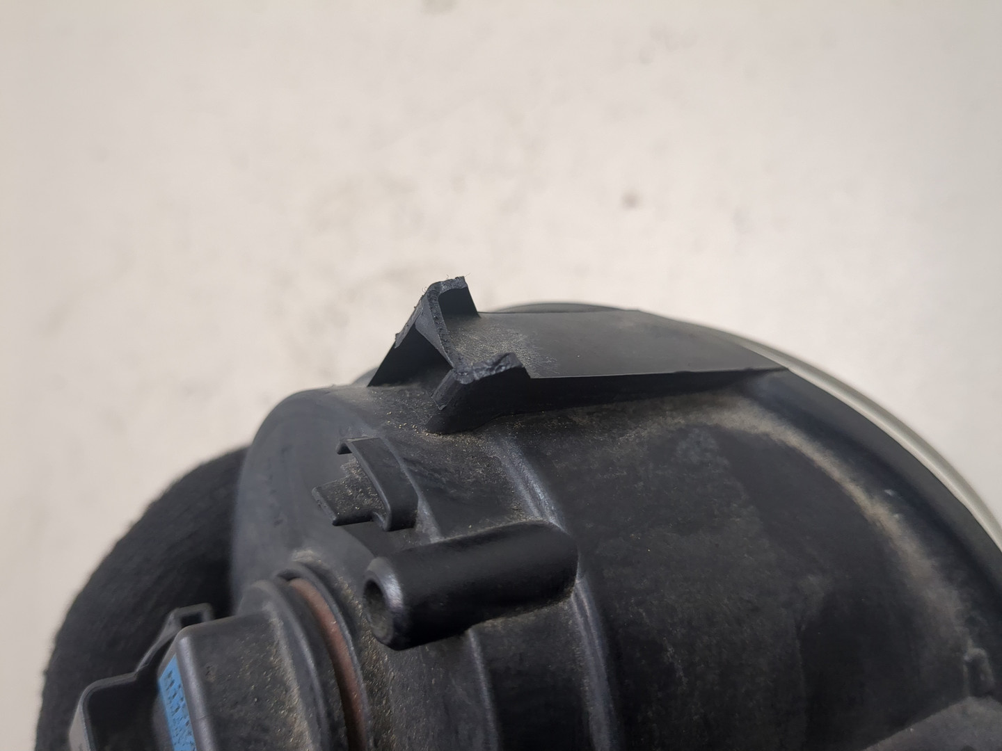 Фара противотуманная левая