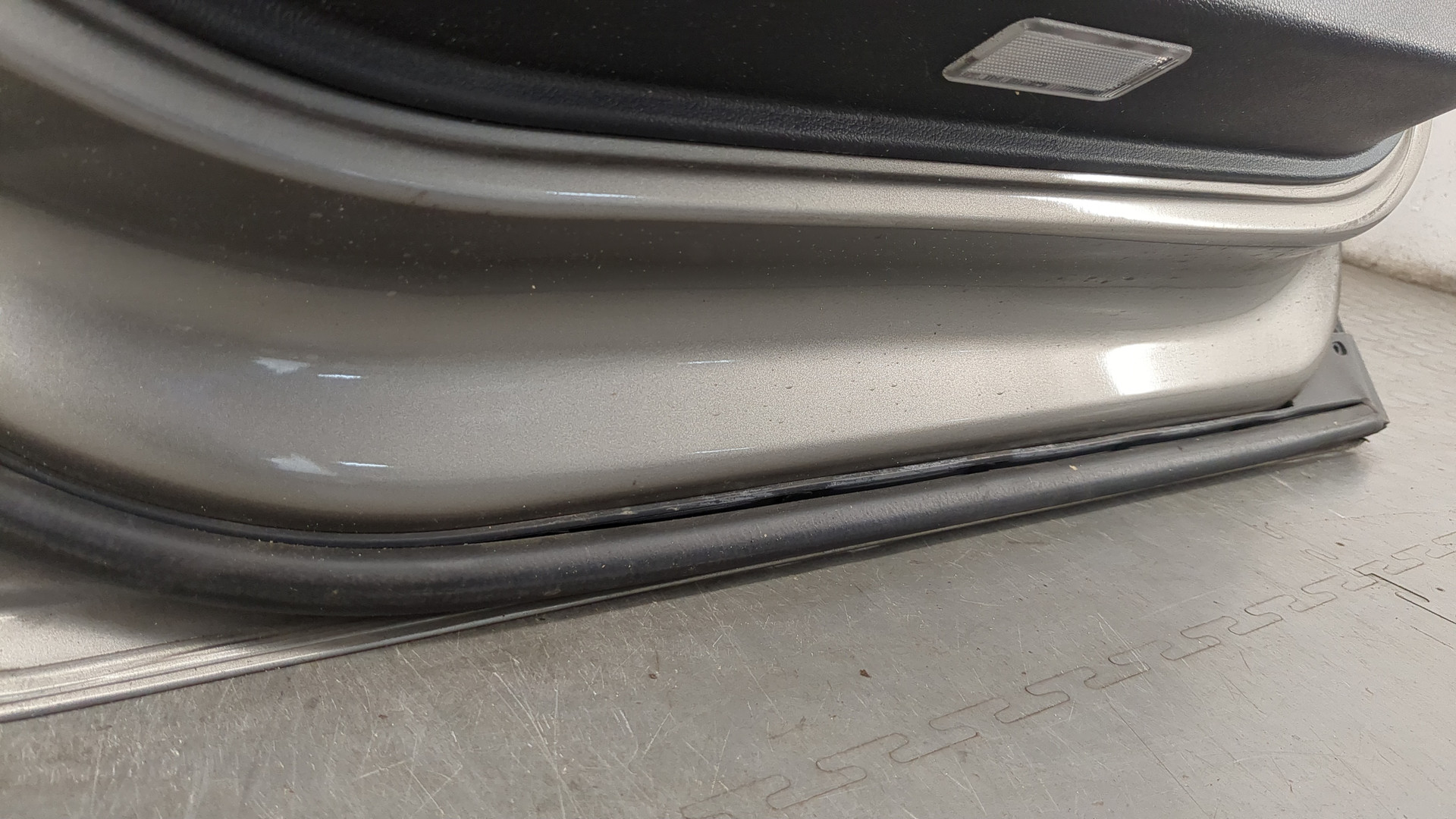 Дверь задняя левая