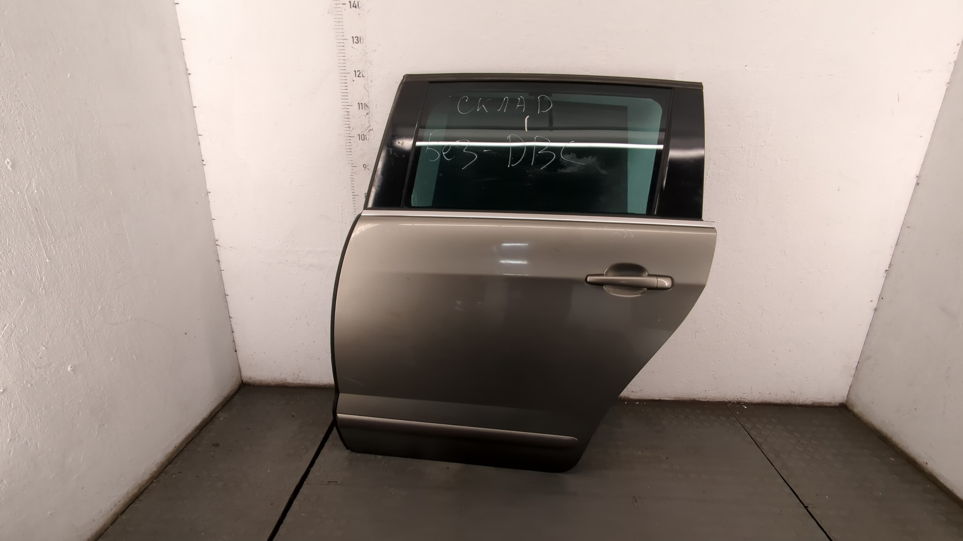 Дверь задняя левая