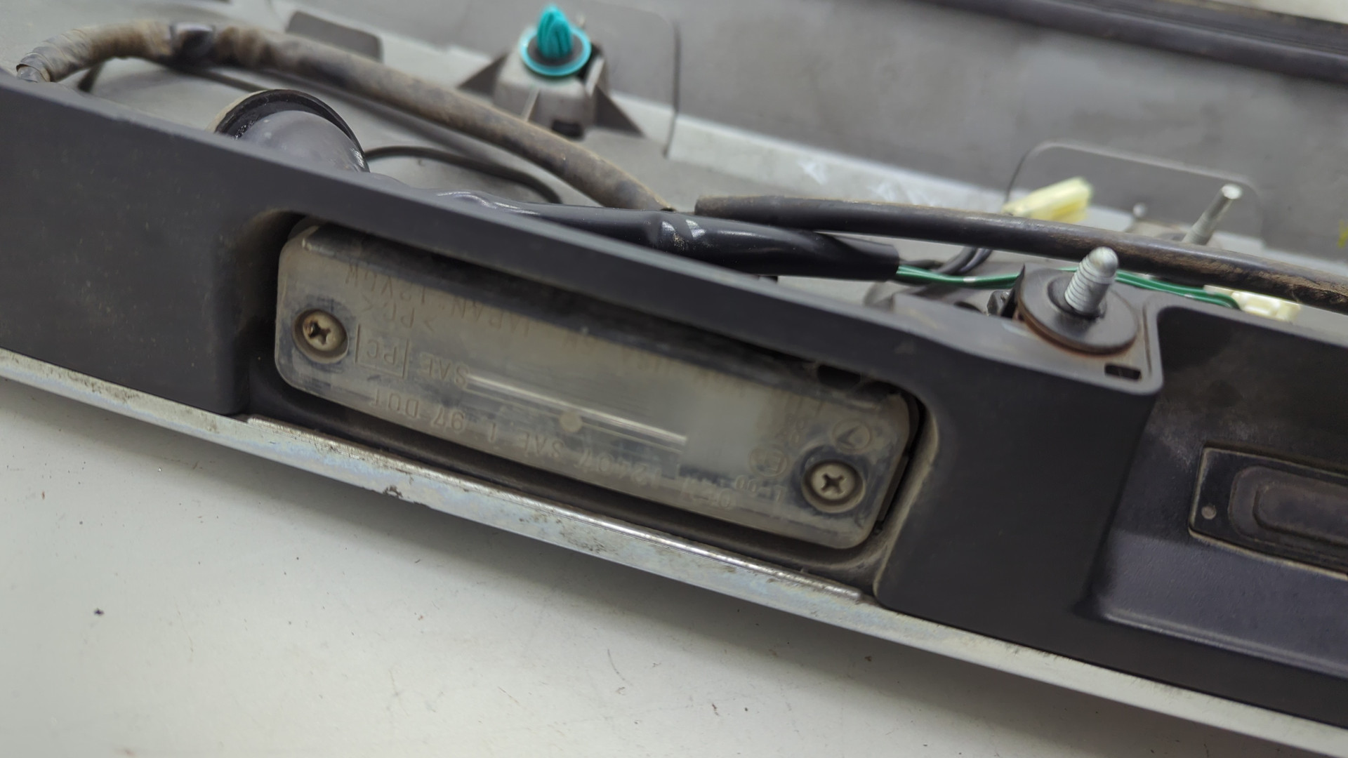 Накладка крышки багажника