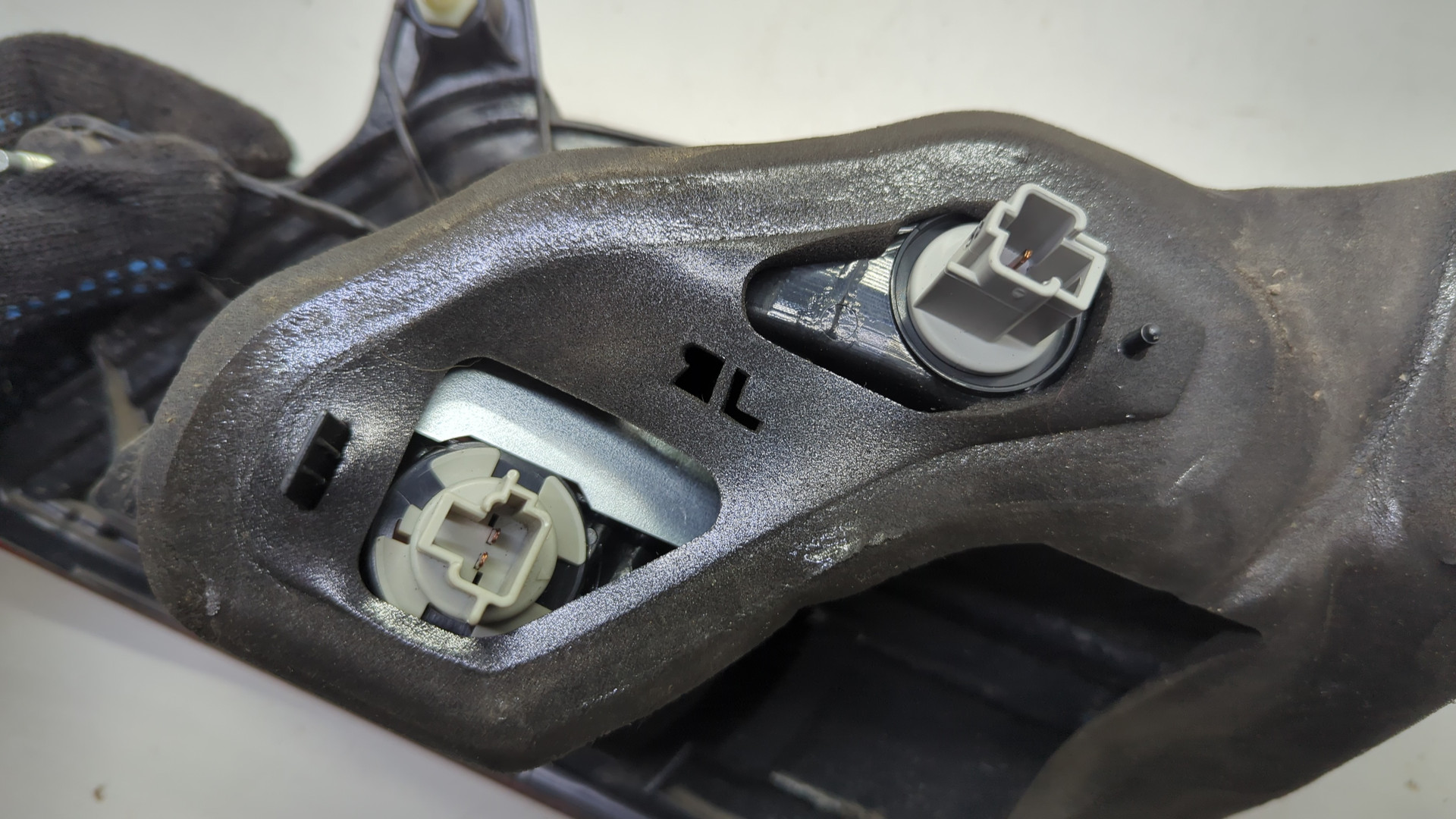 Фонарь задний внутренний левый