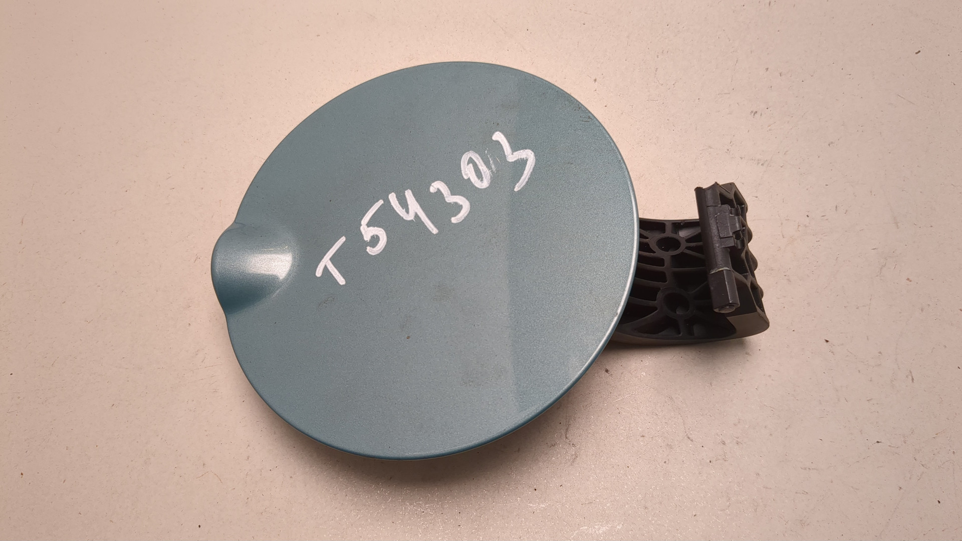 Лючок бензобака