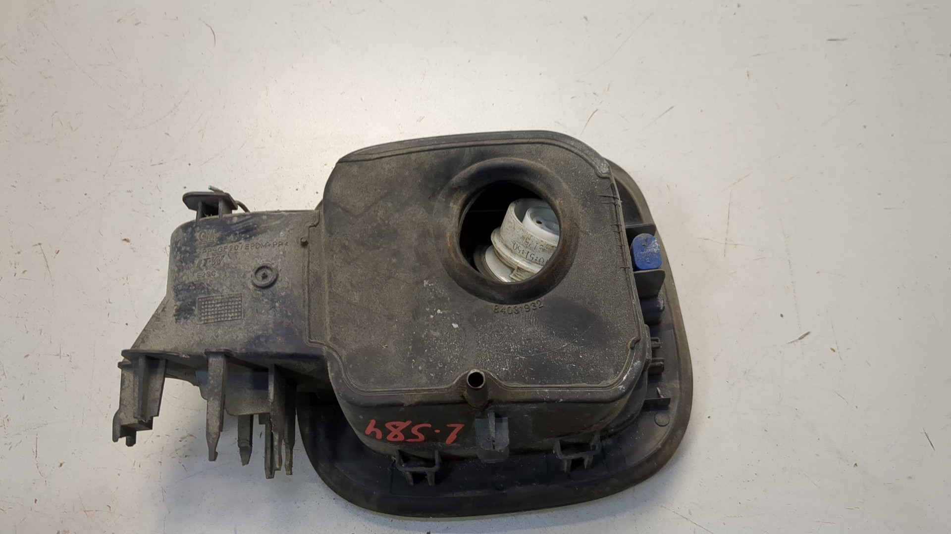 Лючок бензобака