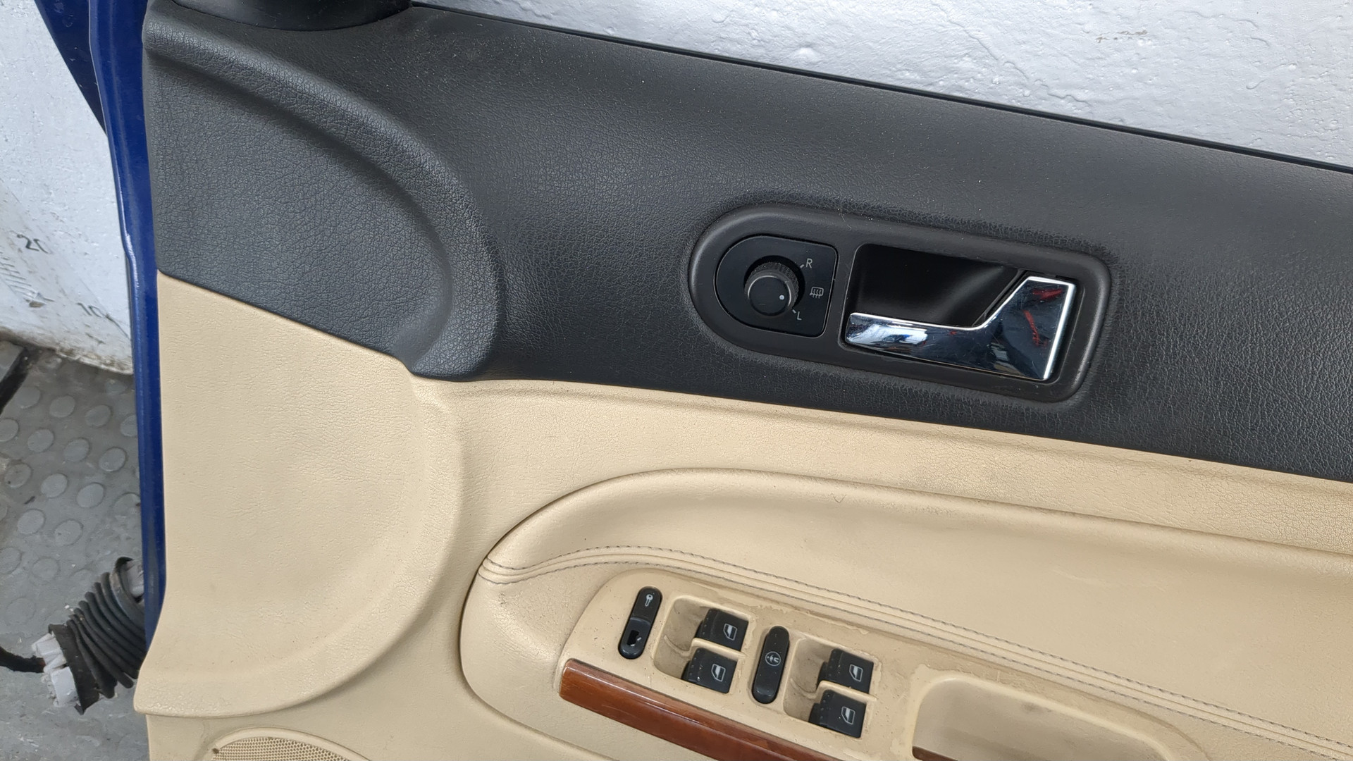 Дверь передняя правая