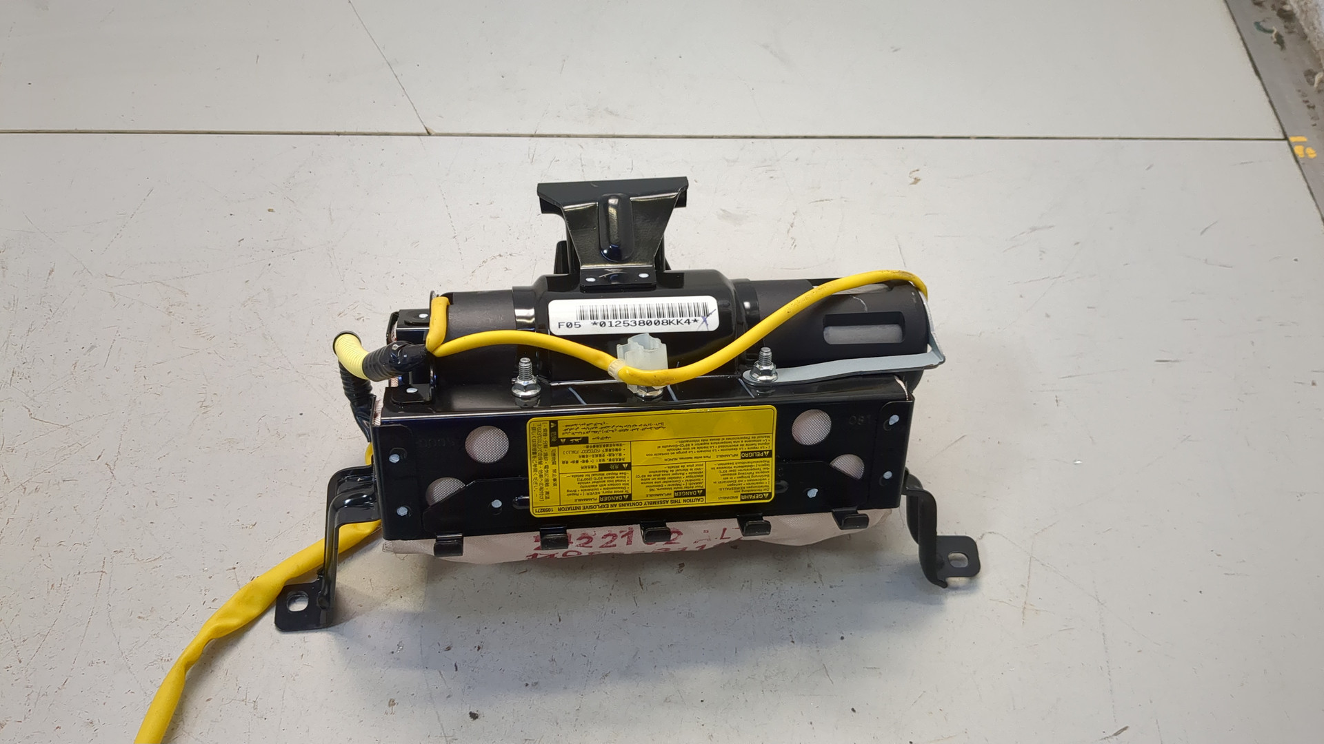 Подушка безопасности пассажирская (в торпедо)